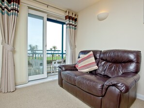 Living area | 15 Belvedere Court - Belvedere Court, Paignton