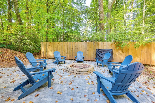 Knoxville Vacation Rental | 4BR | 2BA | 2 Steps Required | 1,684 Sq Ft