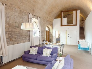 Living room/dining room | The Brewery Vaults, Freshford, nr. Bath