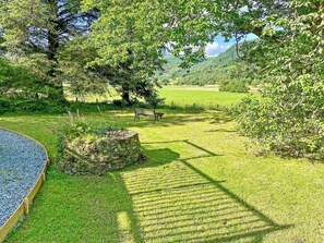 Garden | The Prince - Hobgoblin Holiday Apartments, Glendaruel