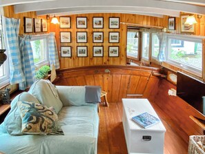 Living area | The Prince - Hobgoblin Holiday Apartments, Glendaruel