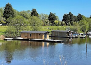 Floating Lodge - York Marina, Naburn, York