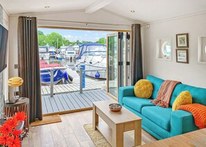 Floating Lodge - York Marina, Naburn, York