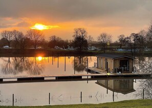 Floating Lodge - York Marina, Naburn, York