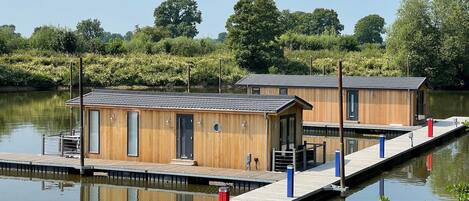 Floating Lodge - York Marina, Naburn, York