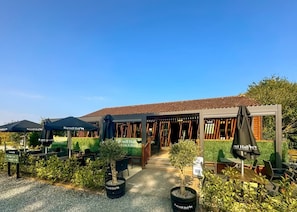 屋外ダイニングエリア