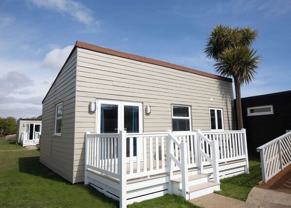 Classic Chalet - Medmerry Park, Chichester