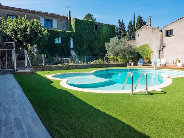 Schwimmbad des Ferienhauses