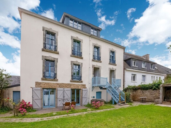 Außenseite Ferienhaus [Sommer]