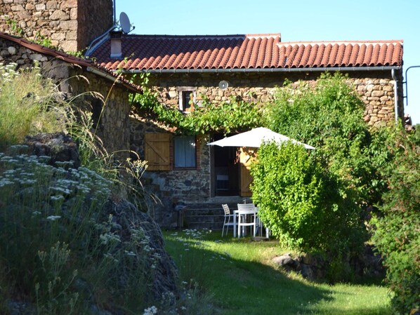 Außenseite Ferienhaus [Sommer]