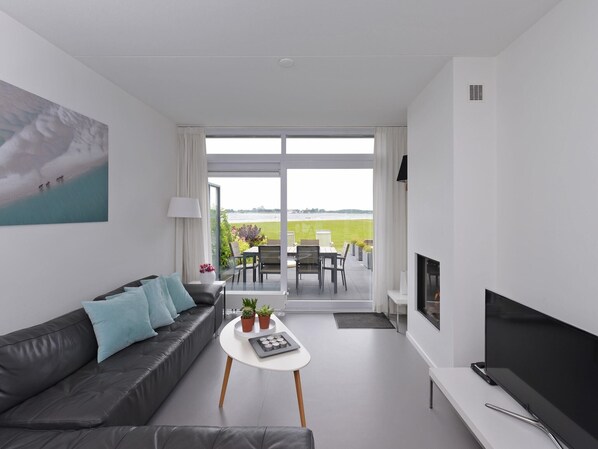 Außenseite Ferienhaus [Sommer]