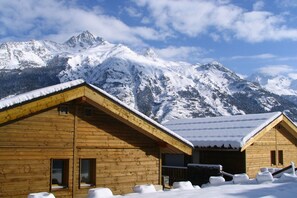 Außenseite Ferienhaus [Winter]