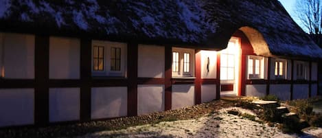 Außenseite Ferienhaus [Winter]