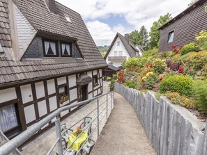 Außenseite Ferienhaus [Sommer]