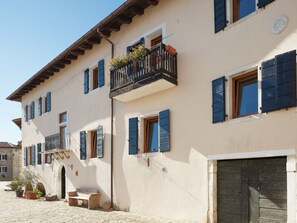 Außenseite Ferienhaus [Sommer]