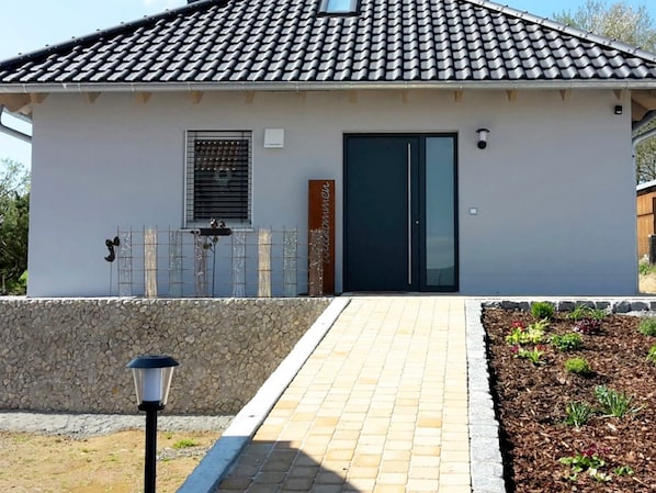 Entrance / Reception