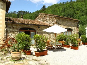 Außenseite Ferienhaus [Sommer]