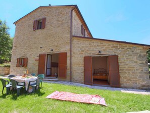 Außenseite Ferienhaus [Sommer]