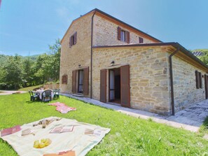 Außenseite Ferienhaus [Sommer]