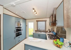Superior Caravan 4 - Praa Sands Holiday Park, Penzance