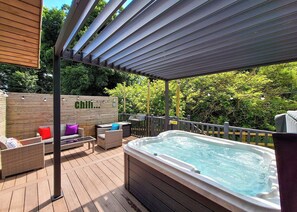 Spa Retreat - Raywell Hall Country Lodges, Raywell, Beverley