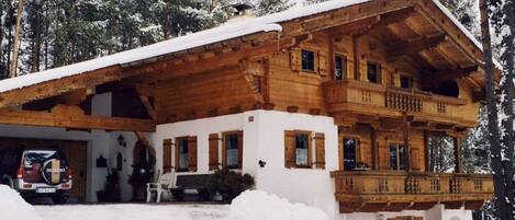 Holiday Home Exterior [winter]