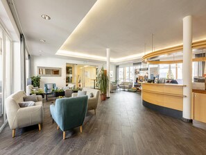 Entrance / Reception