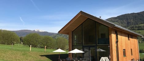 Außenseite Ferienhaus [Sommer]