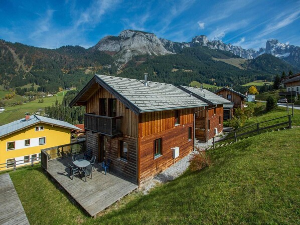 Außenseite Ferienhaus [Sommer]