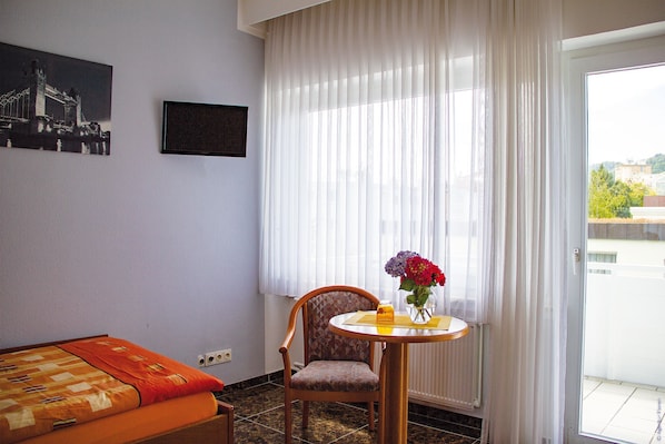 Einzelzimmer mit Balkon