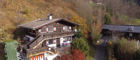 Außenseite Ferienhaus [Sommer]