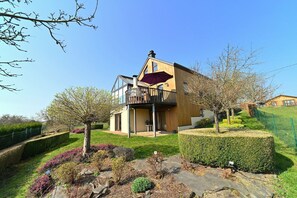 Außenseite Ferienhaus [Sommer]