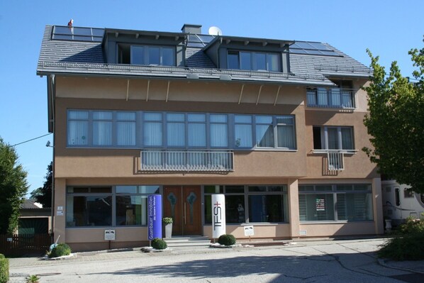 Außenseite Ferienhaus [Sommer]
