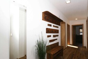 Entrance / Reception