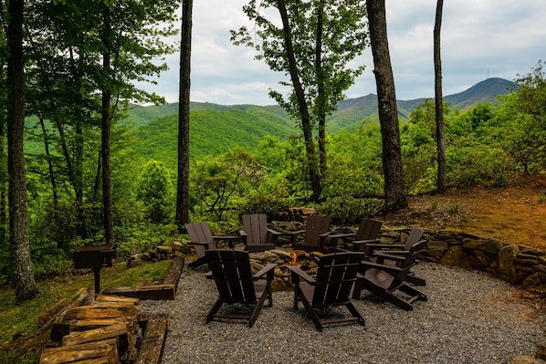 A Fire Pit You Wont Want To Leave!