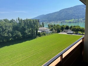 Blick auf den Ossiacher See vom Balkon aus