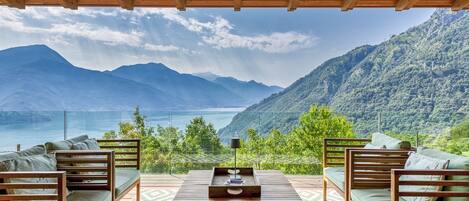 Villa Cassia - Stazzona, Lake Como - NORTHITALY VILLAS luxury villa rental
