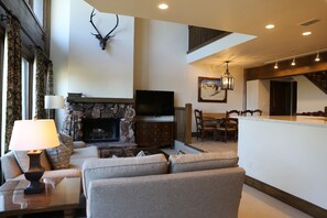 Living Room,Furniture,Indoors,Couch,Lamp