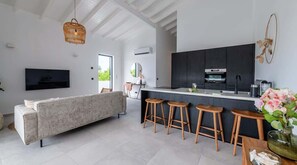 Luxury 2-bedroom Apartment on Curacao with Pool, 8