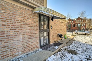 Private Entrance | Walkable Location