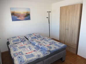 Ferienwohnung, 72qm, 2 Schlafz., Terrasse, 4 Pers.-Wohnschlafzimmer