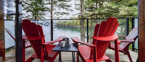 Private Deck #1

Walkout from the living room