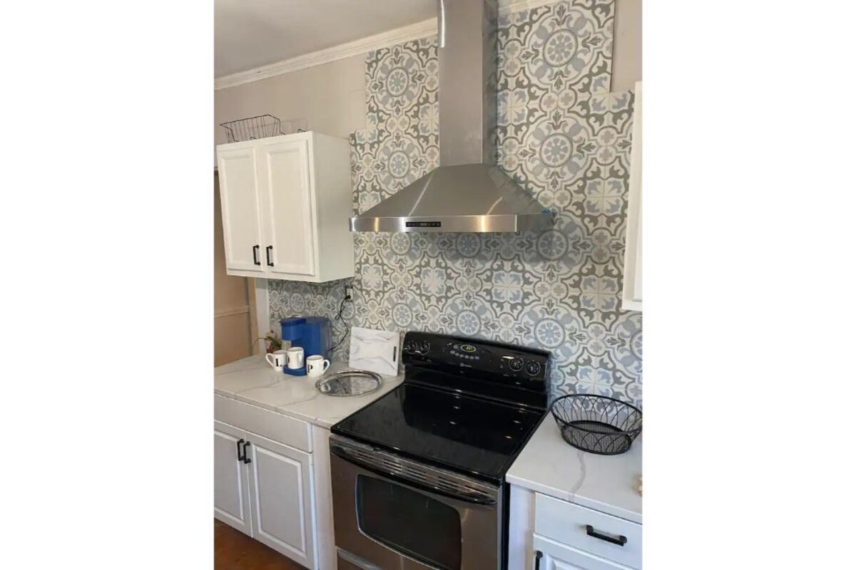 Charming Cozy Stay on Cambridge