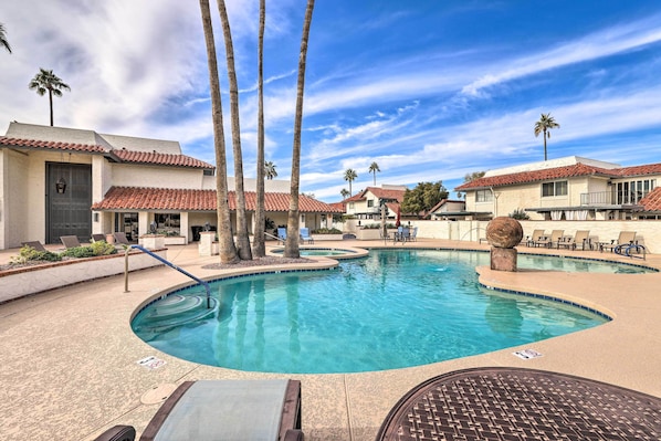 Paradise Valley Vacation Rental | 3BR | 3BA | 1,800 Sq Ft | Step-Free Access