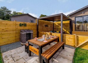 Spa Jubilation (Pet) - Raywell Hall Country Lodges, Raywell, Beverley