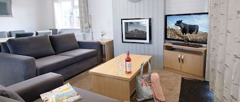 Select Lodge Plus 4 - Shorefield Country Park, Milford-on-Sea, Nr Lymington