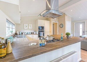 Signature 5 - Shorefield Country Park, Milford-on-Sea, Nr Lymington