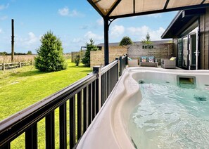 Bain à remous extérieur