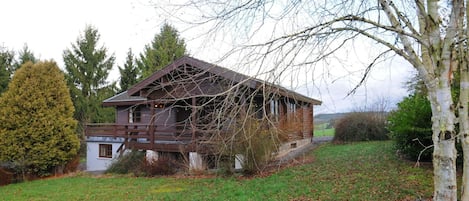 Außenseite Ferienhaus [Sommer]