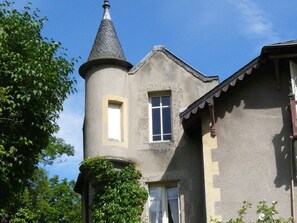 Außenseite Ferienhaus [Sommer]